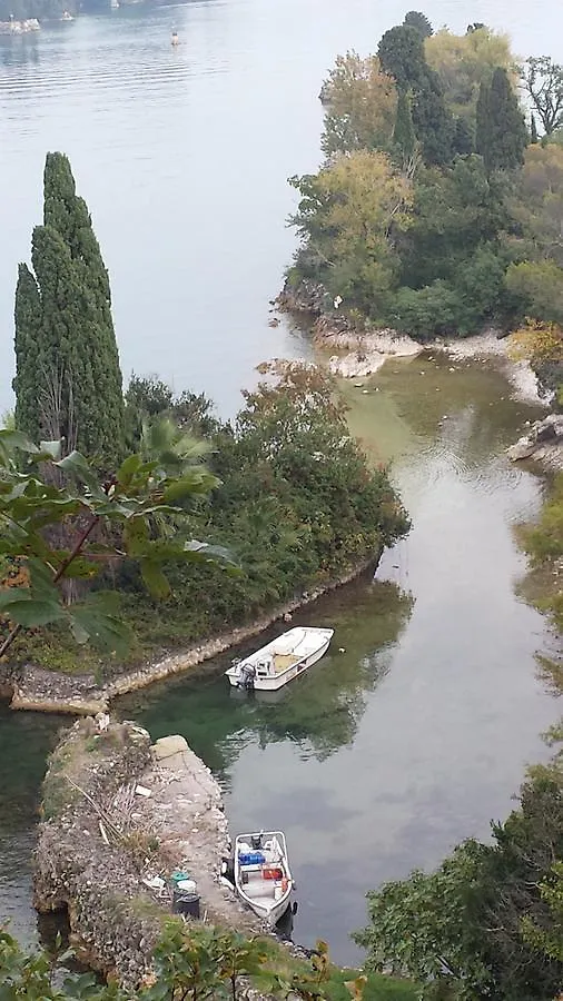 Дом отдыха Villa Indipendente A Pochi Passi Dal Lago Сан-Феличе-дель-Бенако Италия